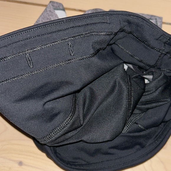 Lululemon high rise speed up shorts 2 inches - Picture 4 of 4